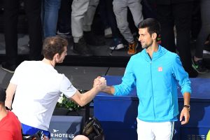 Murray Djokovic skakar hand
